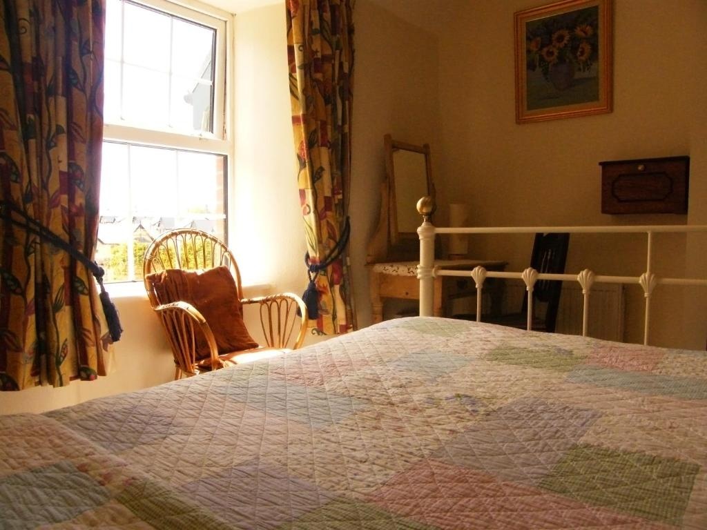 Deluxe Double room (full double bed)