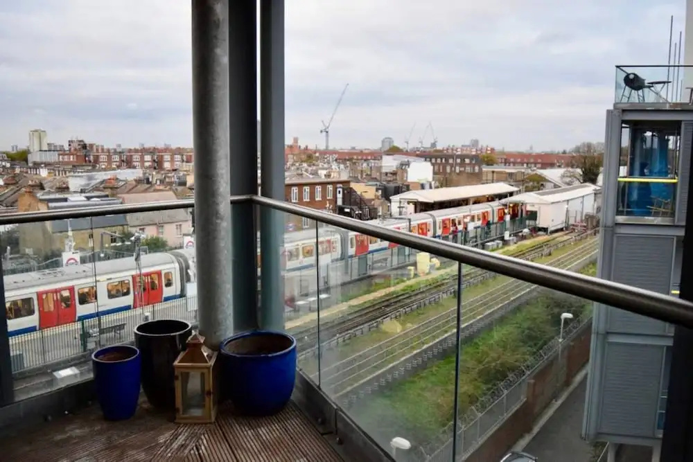 Homely Flat With Balcony in Parsons Green