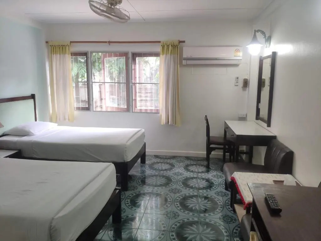 Changpuak Hotel - Chambres
