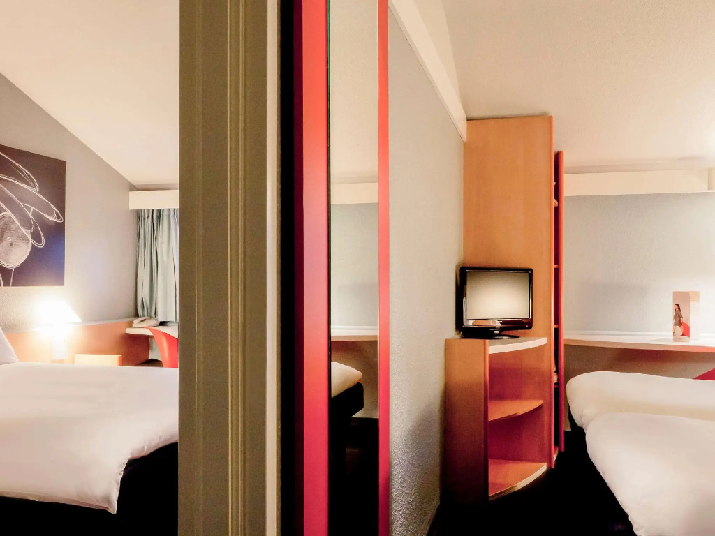 Standard Quadruple room (full double bed)