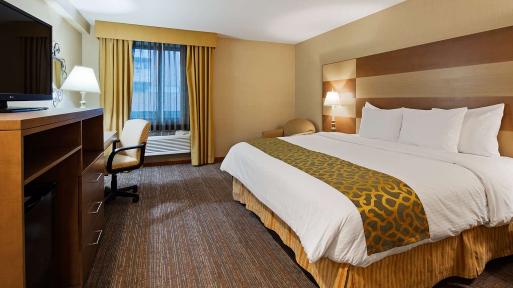 Отель Best Western Queens Court Hotel в Нью-Йорке