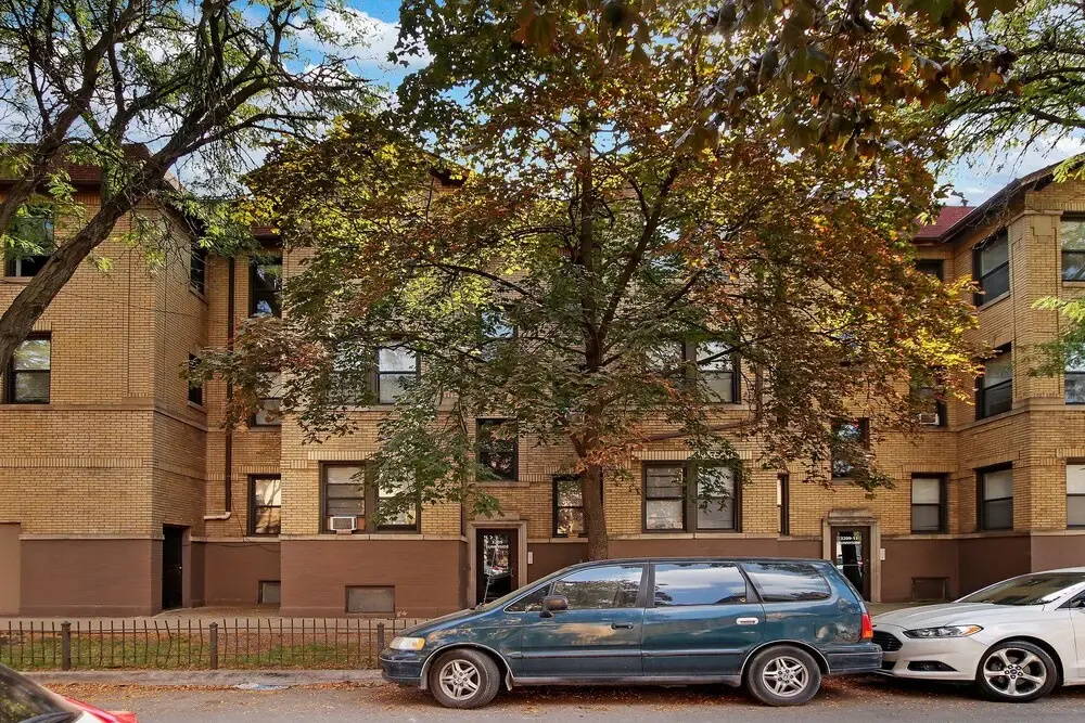 2BR Comfy & Chic Sunnyside Apt near Shop