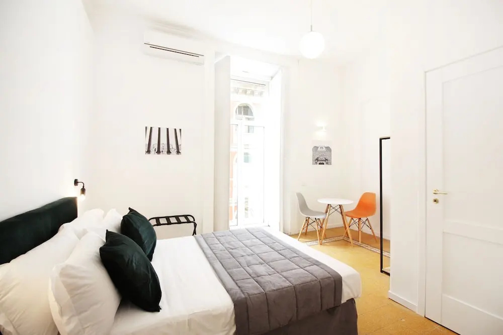 Luxury Double room with balcony (full double bed)