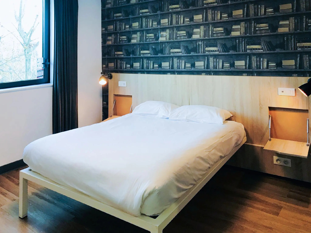 Deluxe Double Room (full double bed)