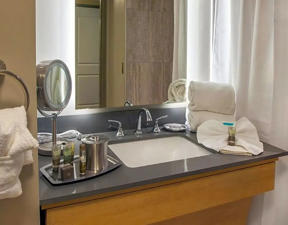 Standard Double room with balcony (full double bed)