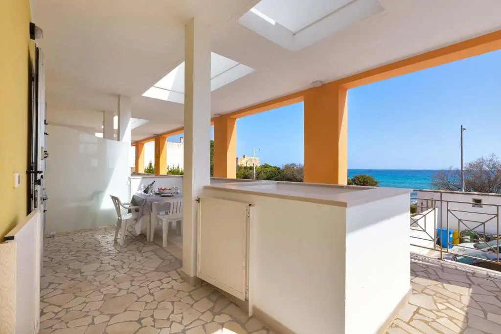 2 Bedrooms Apartment with sea view