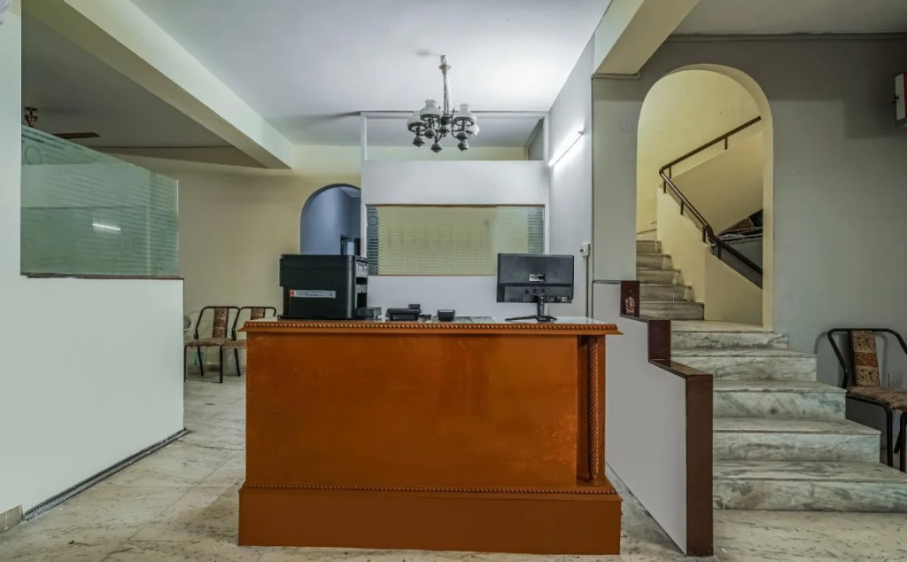Lobby & Reception