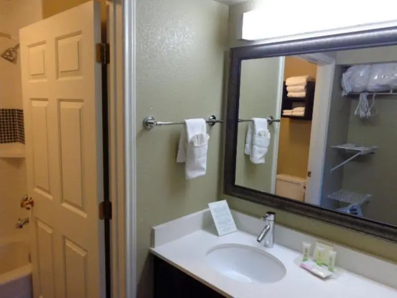 Staybridge Suites Colorado Springs North by IHG - Chambres