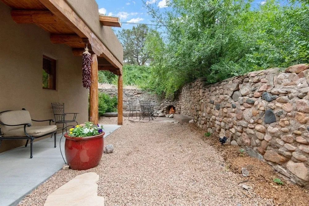 Bella - Sweet Casita in the Heart of Santa Fe, Six Blocks to the Plaza