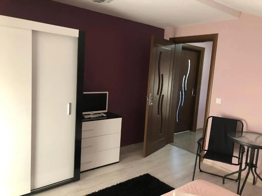 Standard Double room with mountain view (full double bed)