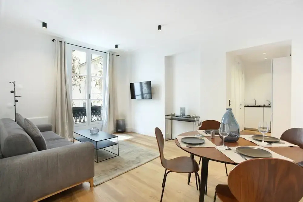 Elegant Apartment at the Palais Royal Opera — фото