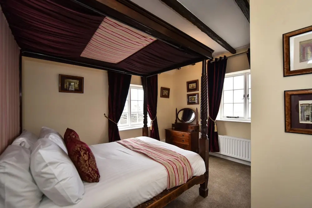Grand room