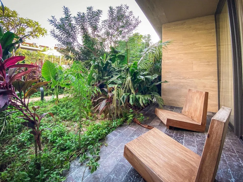 Welcoming Studio With Pool Access Private Gaden Gym Spa Yoga Free Transport to Beach Club