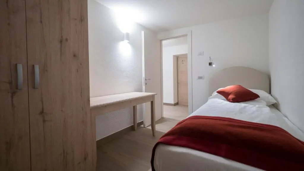 3 Bedrooms Apartment