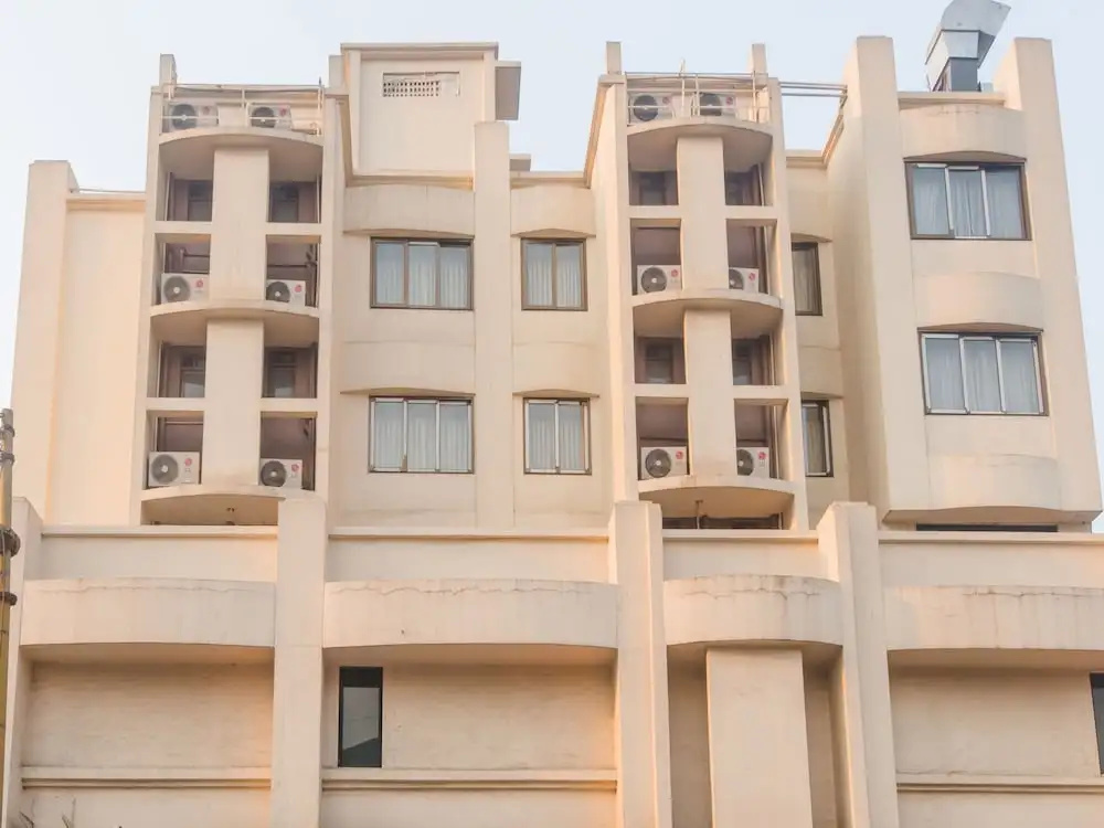 OYO 13089 Hotel Gold Crest