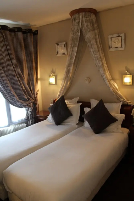 Hotel de La Motte Picquet 53