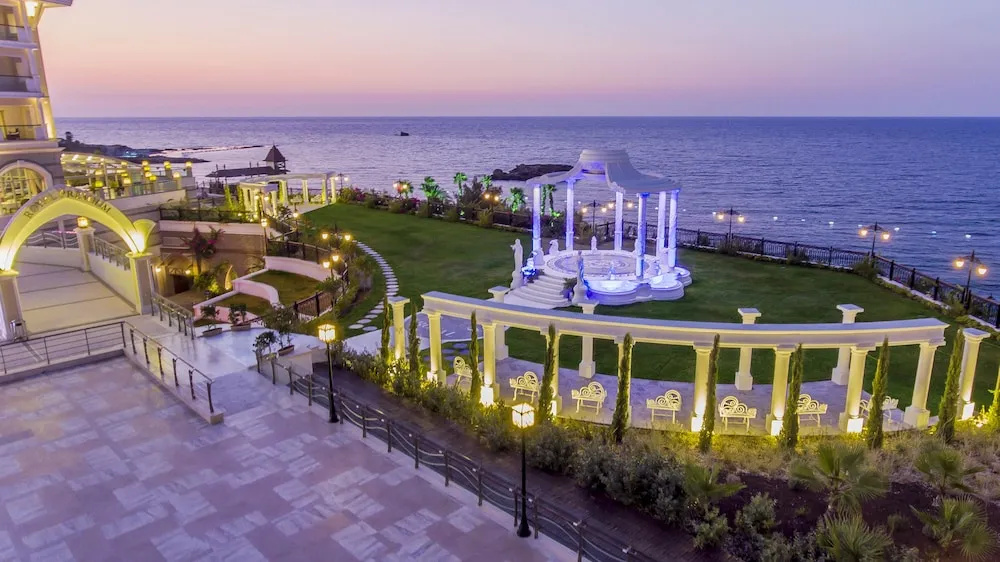Beach & Waterfront