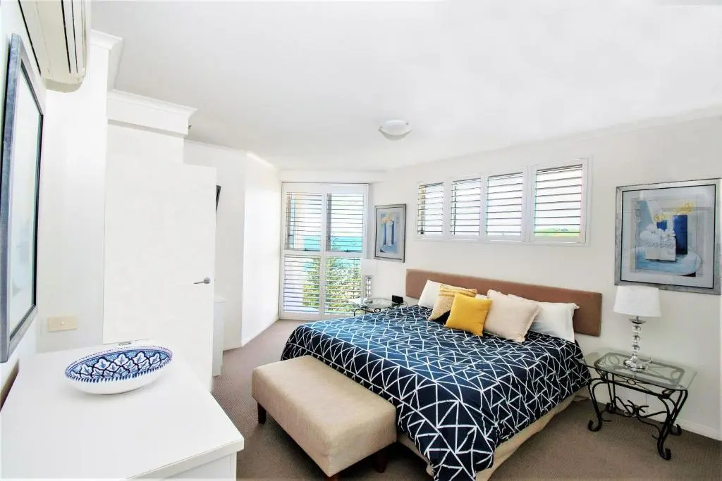 3 Bedrooms Apartment with ocean view