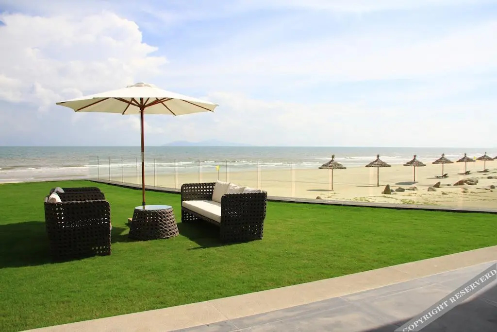 Beach & Waterfront