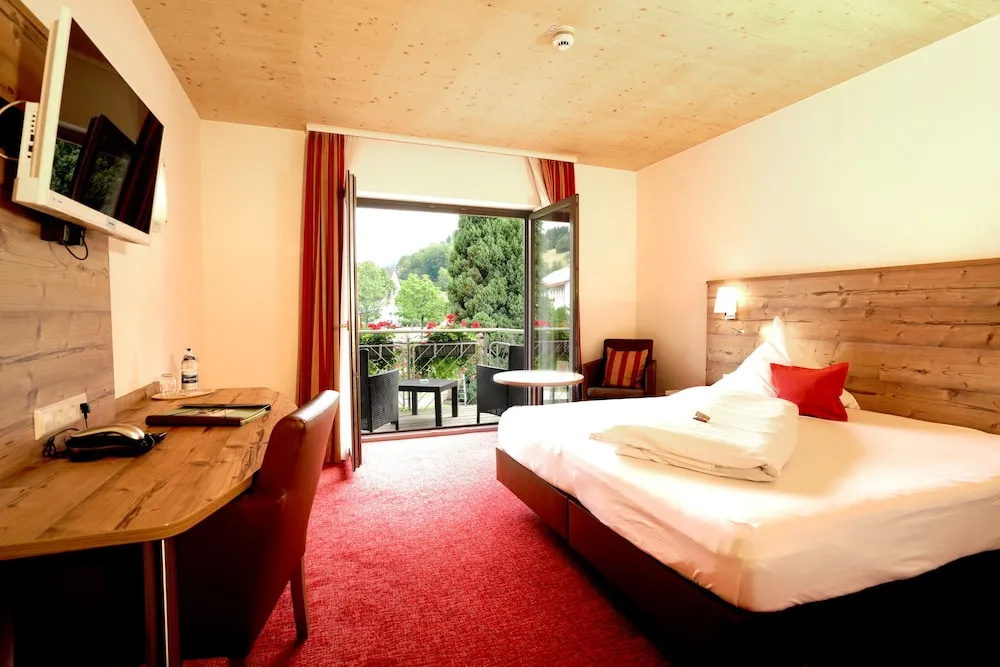 Superior Double room with balcony (full double bed)