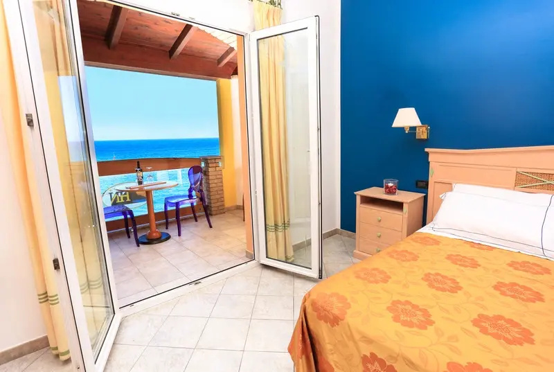Standard Double room with balcony (full double bed)
