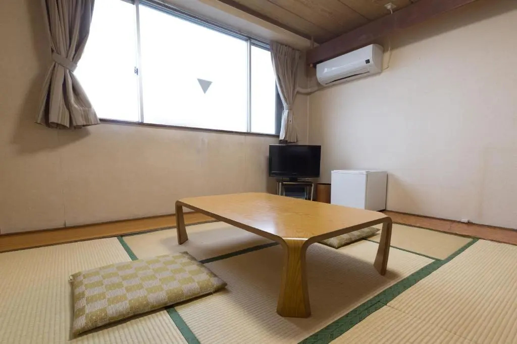 Economy room