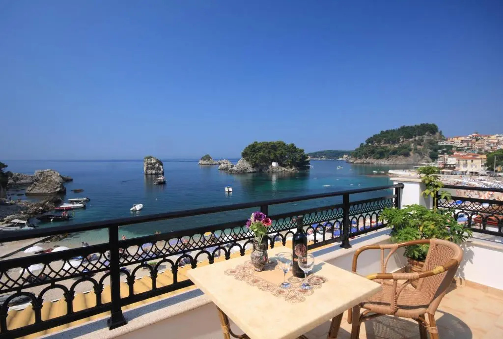 Standard Double room with sea view (full double bed)