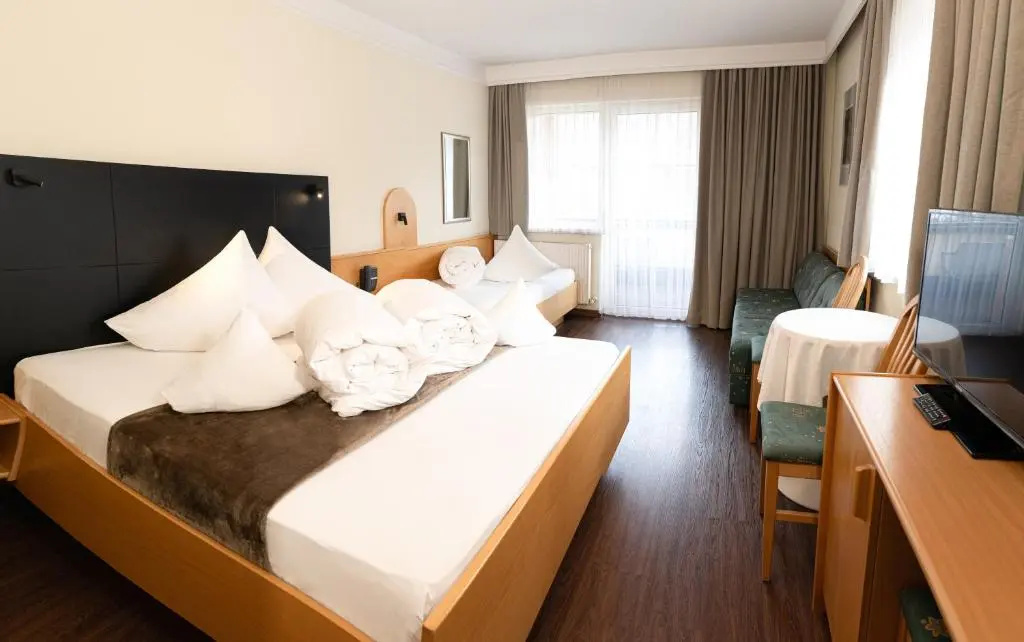 Standard Triple room with balcony
