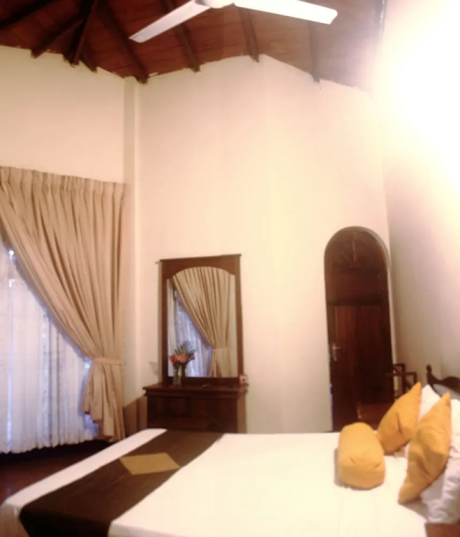 Superior Double room with balcony and with garden view (full double bed)