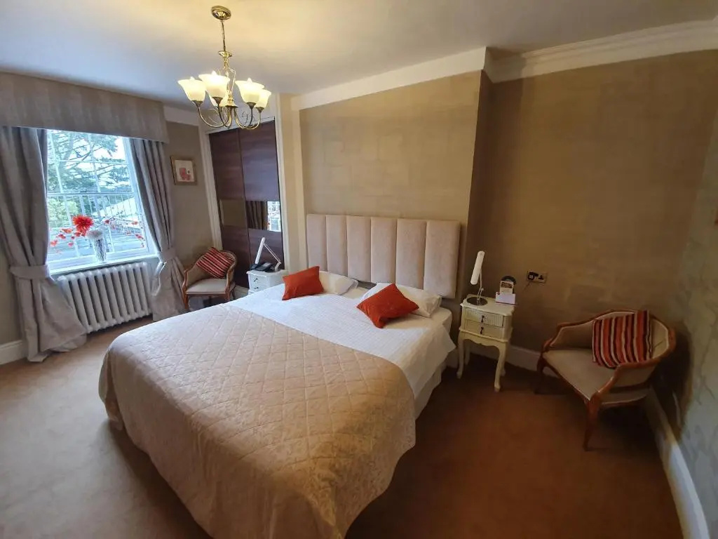 Executive Double room (full double bed)