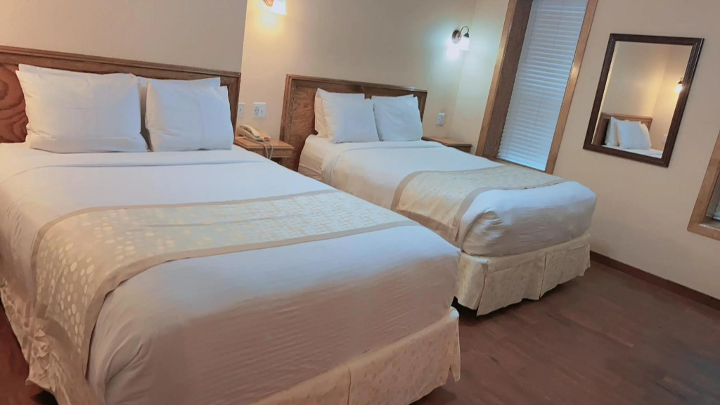 District Hotel — 3