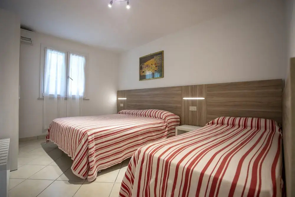 2 Bedrooms Standard Family room