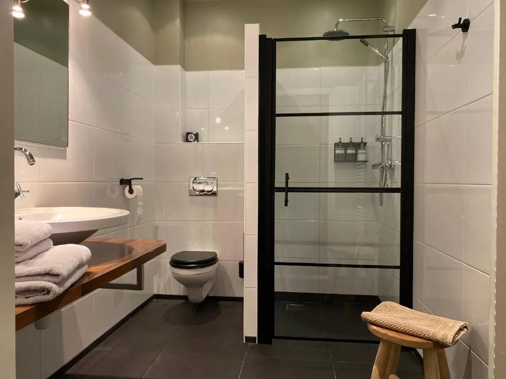 Comfort room