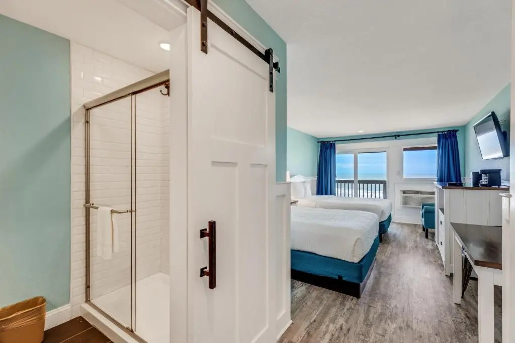 Superior Double room oceanfront (full double bed)