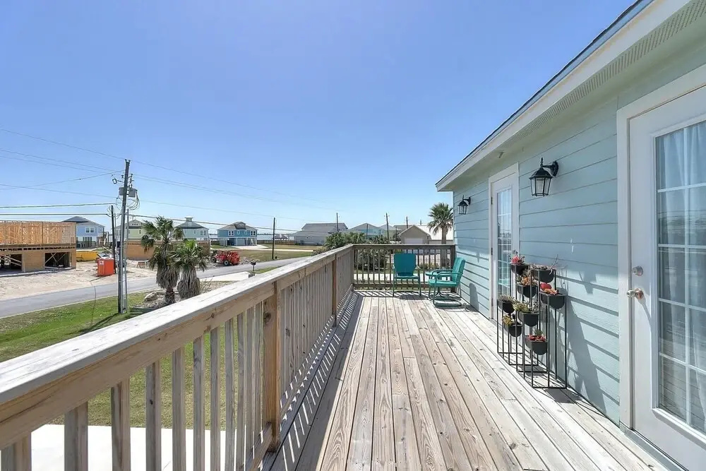 Pelican Paradise 3 Bedroom Home by Redawning