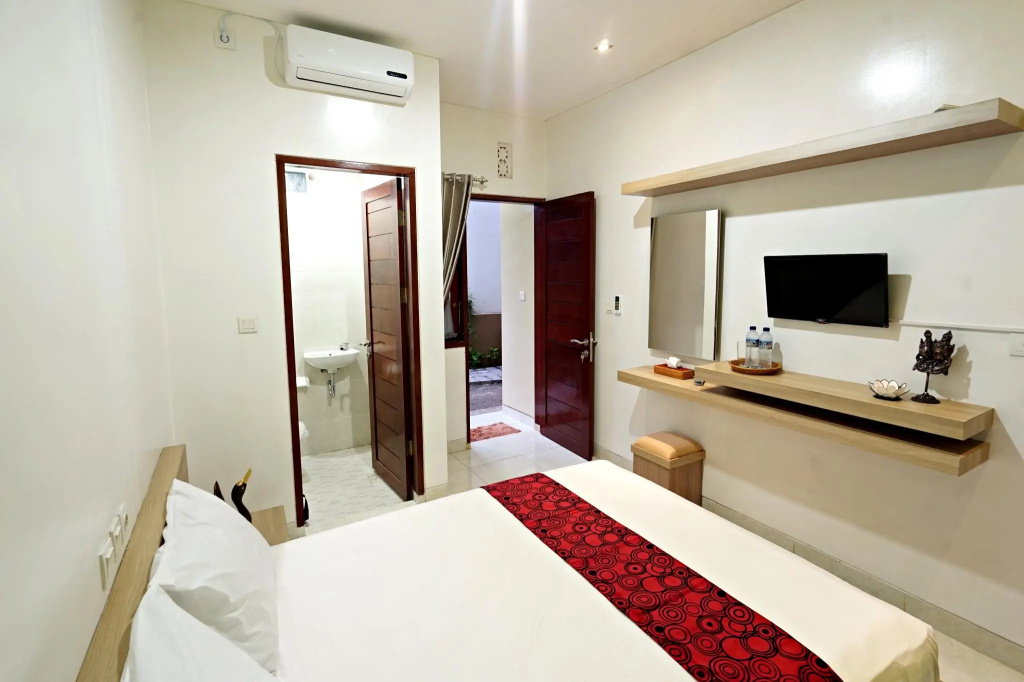 Deluxe Double room (full double bed)