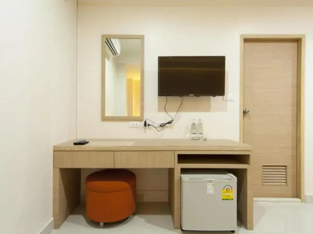 Deluxe Double room (full double bed)