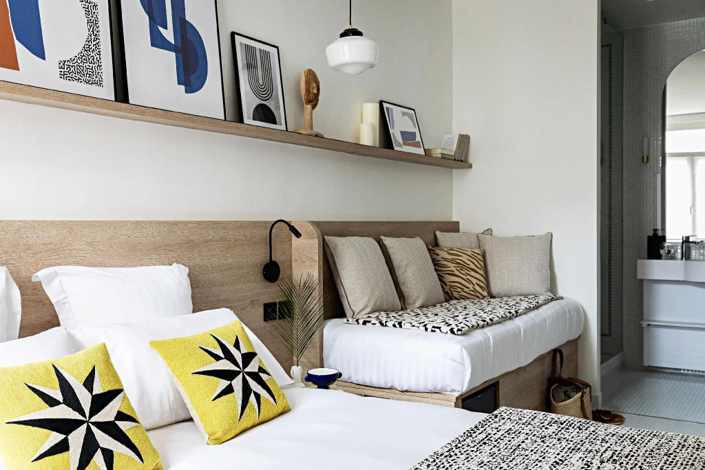 Classic Double room (full double bed)