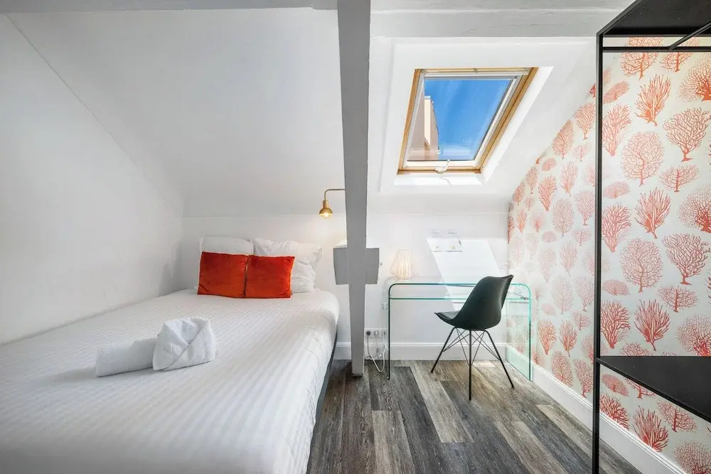 Economy room