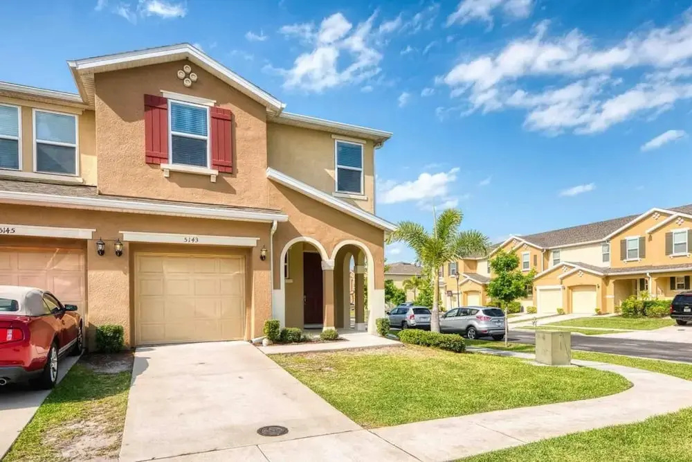 Super Chic-4 Bedroom Townhome IN Disney Area