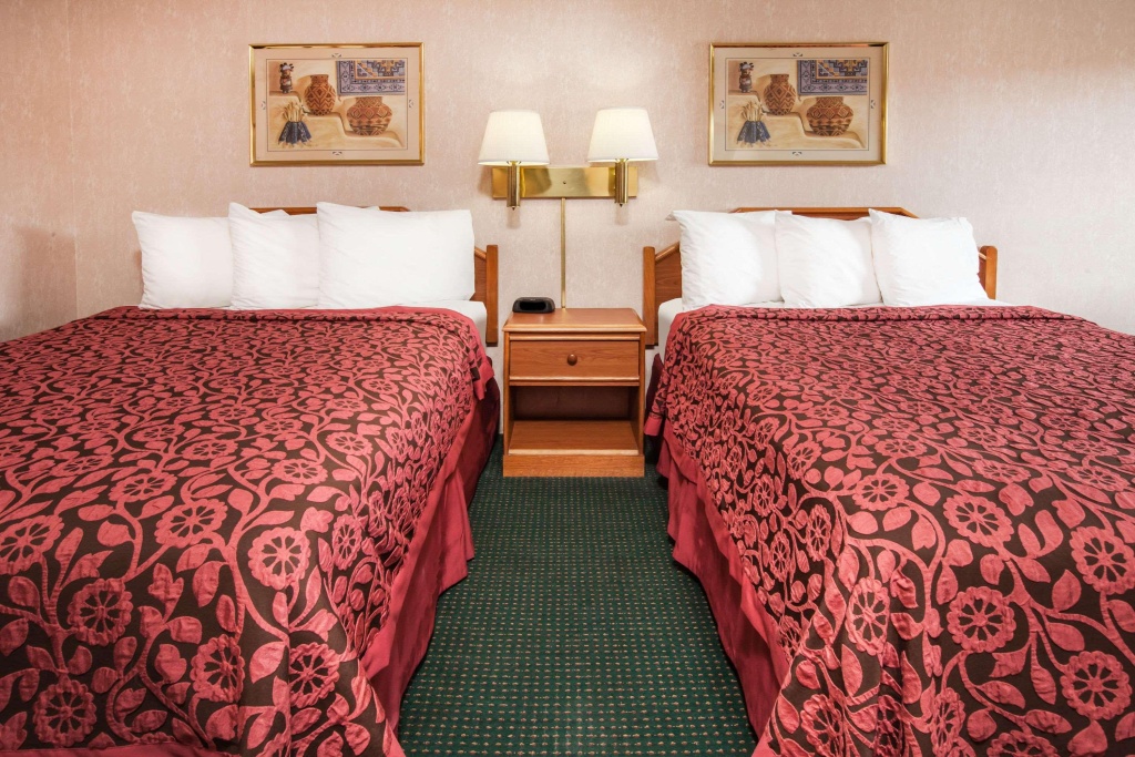 Days Inn by Wyndham Mountain View — 4