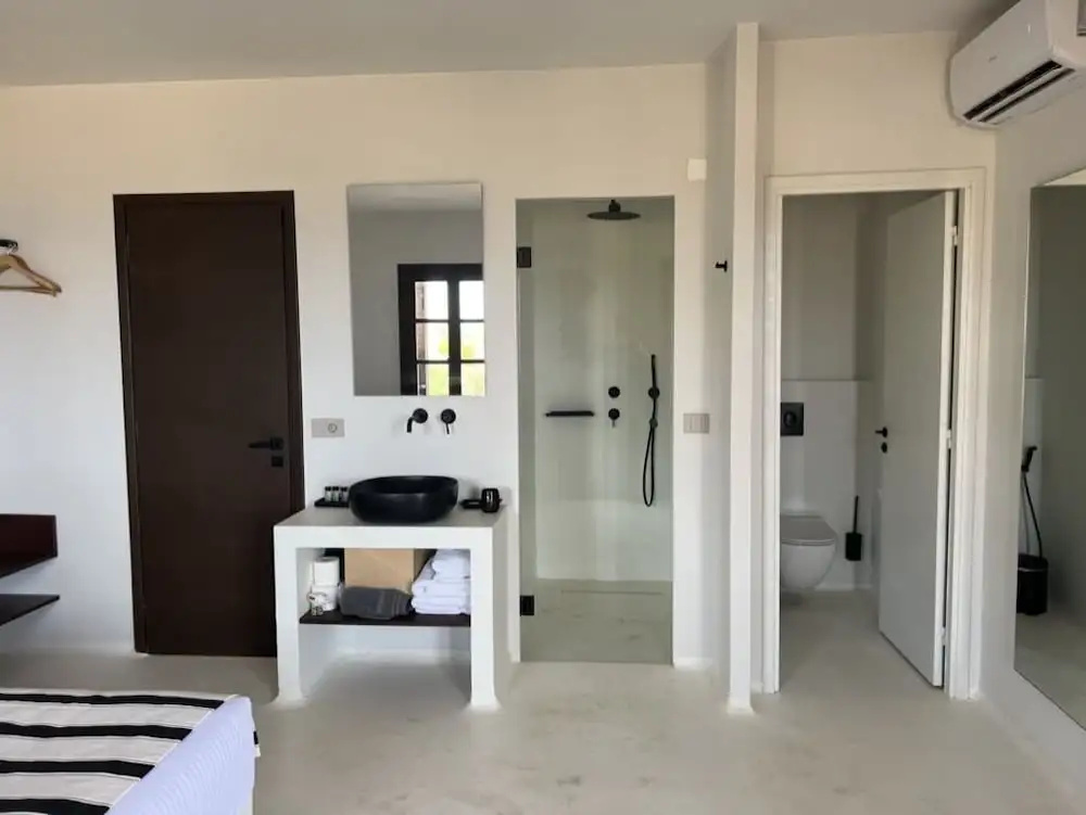 1 Bedroom Suite with balcony and with sea view
