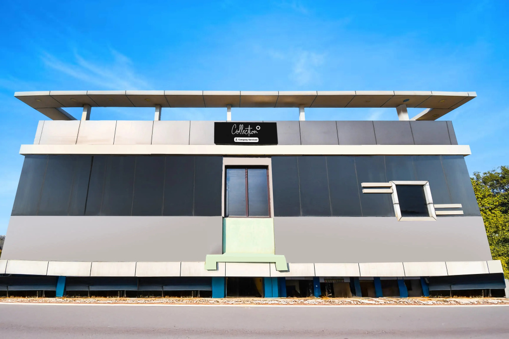 Collection O 83454 Hotel Hirak Inn