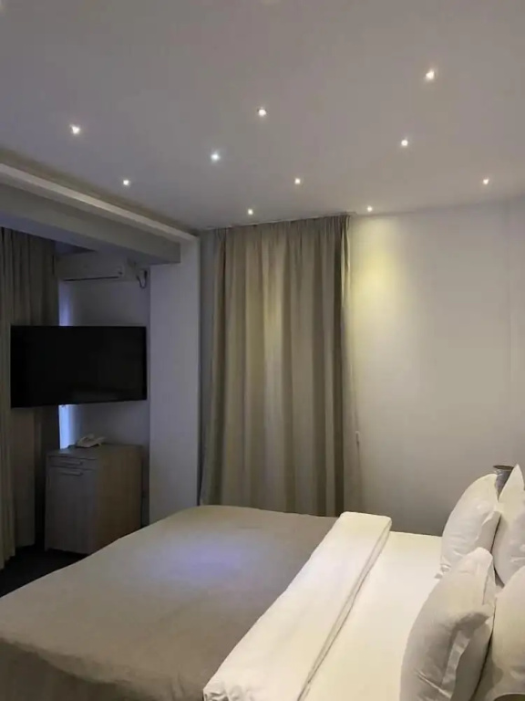 Standard Double room with balcony (full double bed)