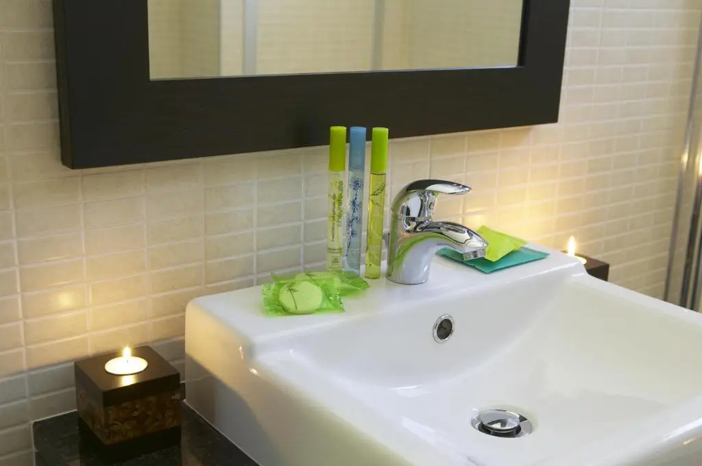 Hotel Lisboa - Tap to explore photos