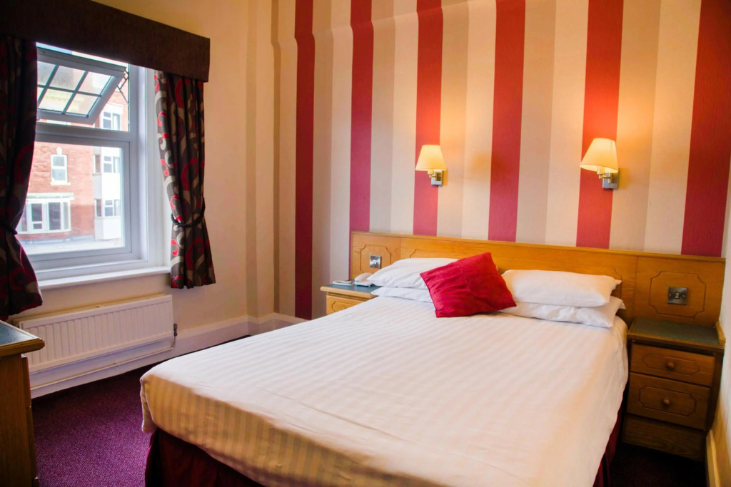 Cliffs Hotel - Blackpool — 2