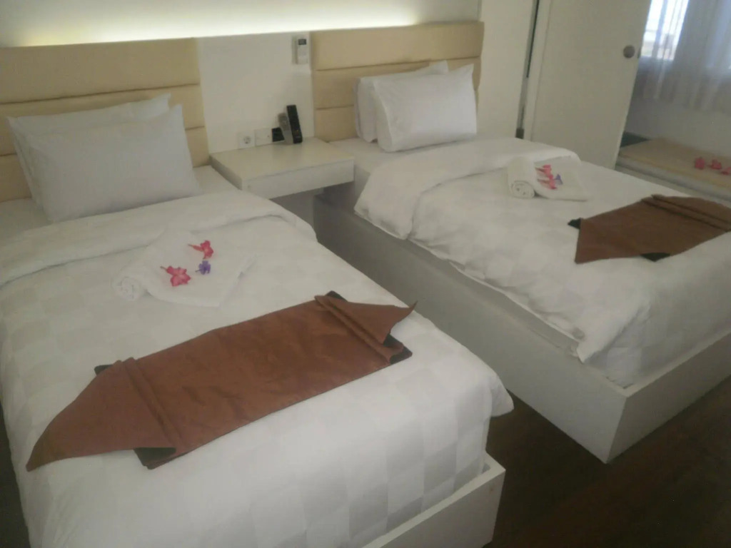 Cavery Beach Hotel - фото 3