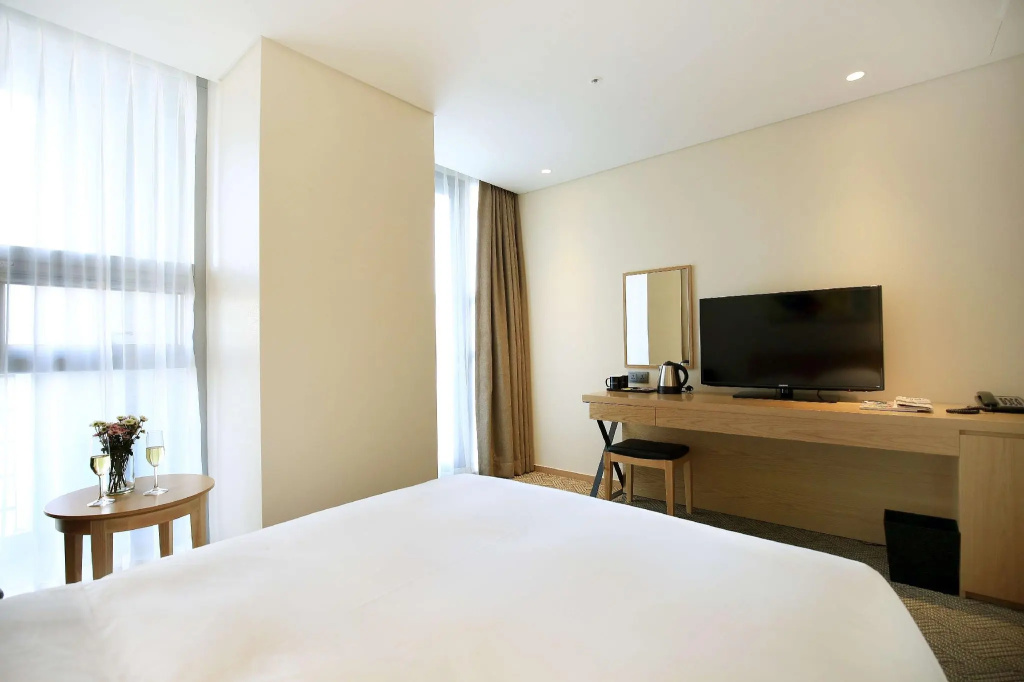 Standard Double room with sea view (full double bed)