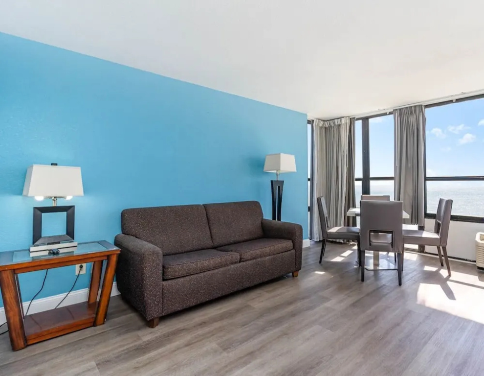 Premier room