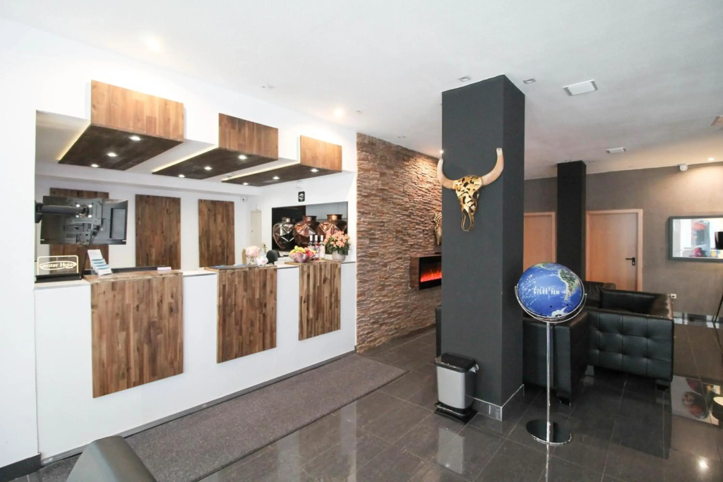 Hotel photo 2